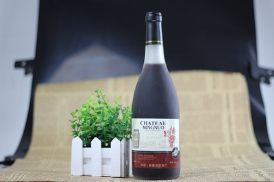 【名诺甜红葡萄酒】